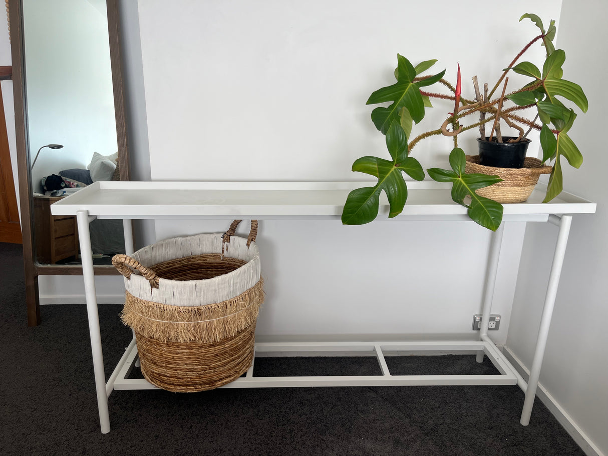 Maison Console - Soft White Aluminium