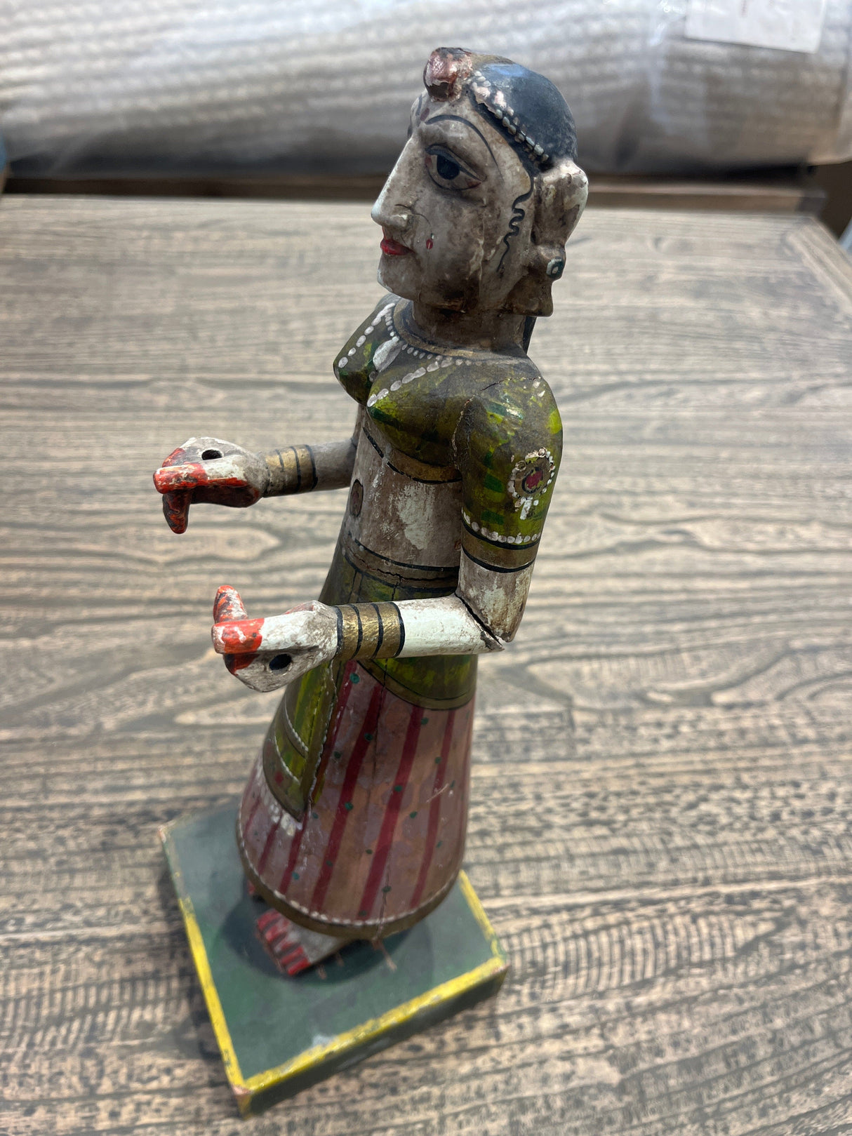 Indian Woman Statue - 40cm a Indian Woman Statue - 40cm a