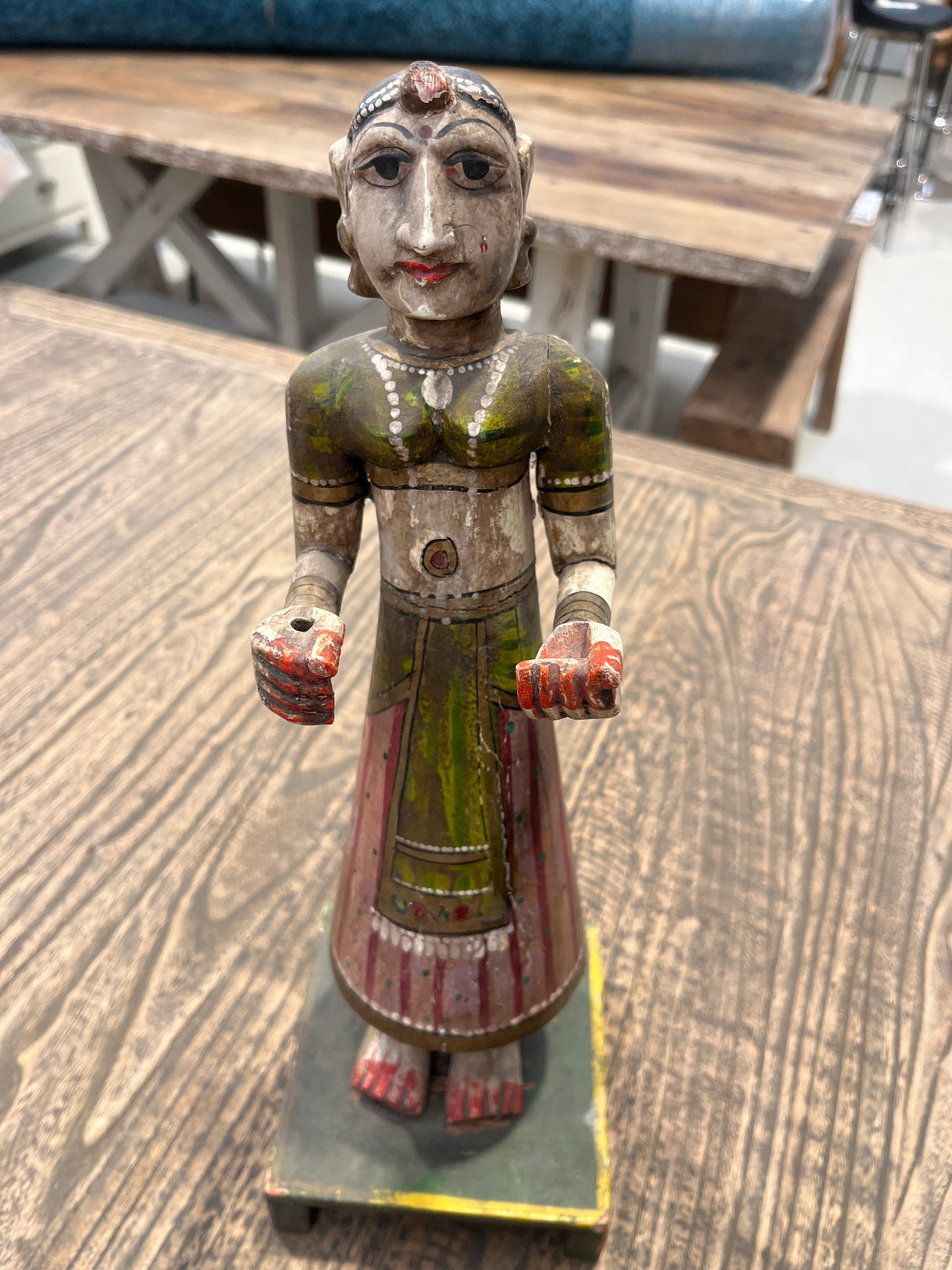 Indian Woman Statue - 40cm a Indian Woman Statue - 40cm a