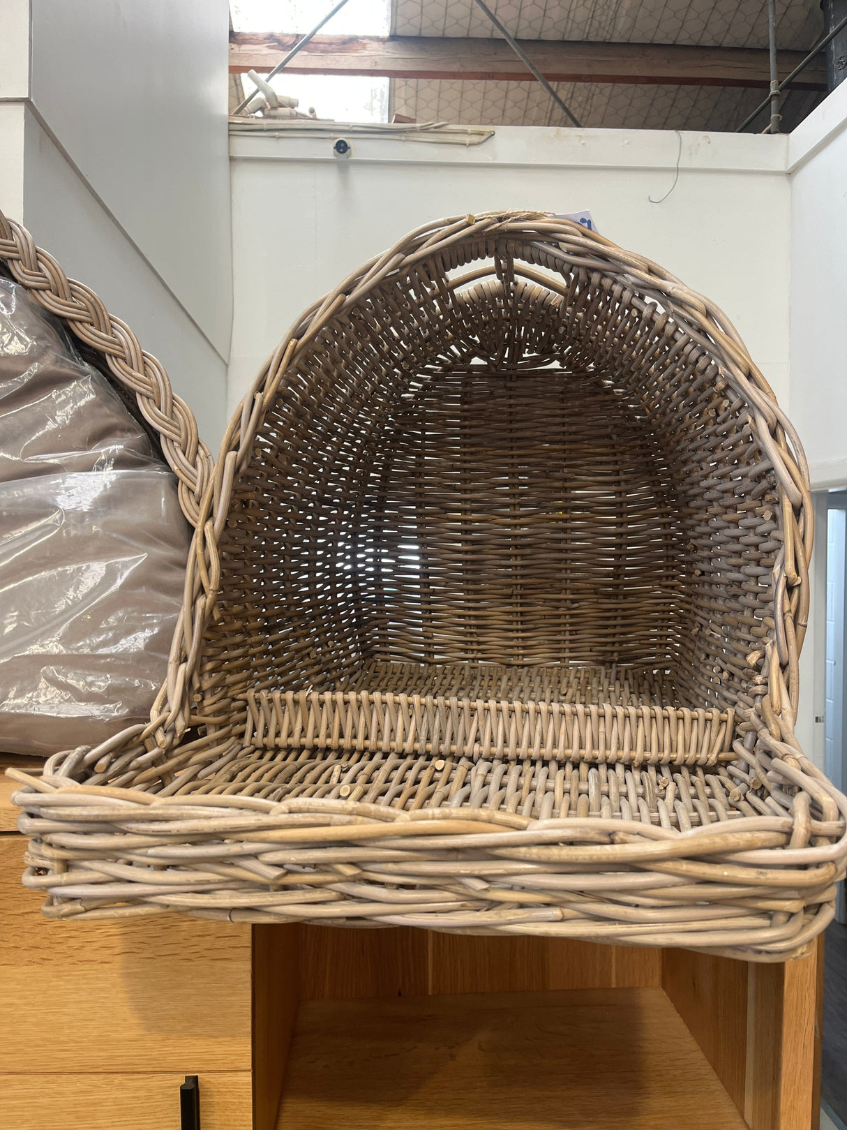 Rattan Pet basket - Covered Rattan Pet basket - Covered