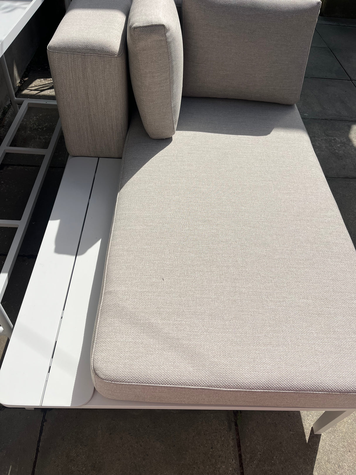 Outdoor Modular 2-Seater Chaise Lounge with Side Table