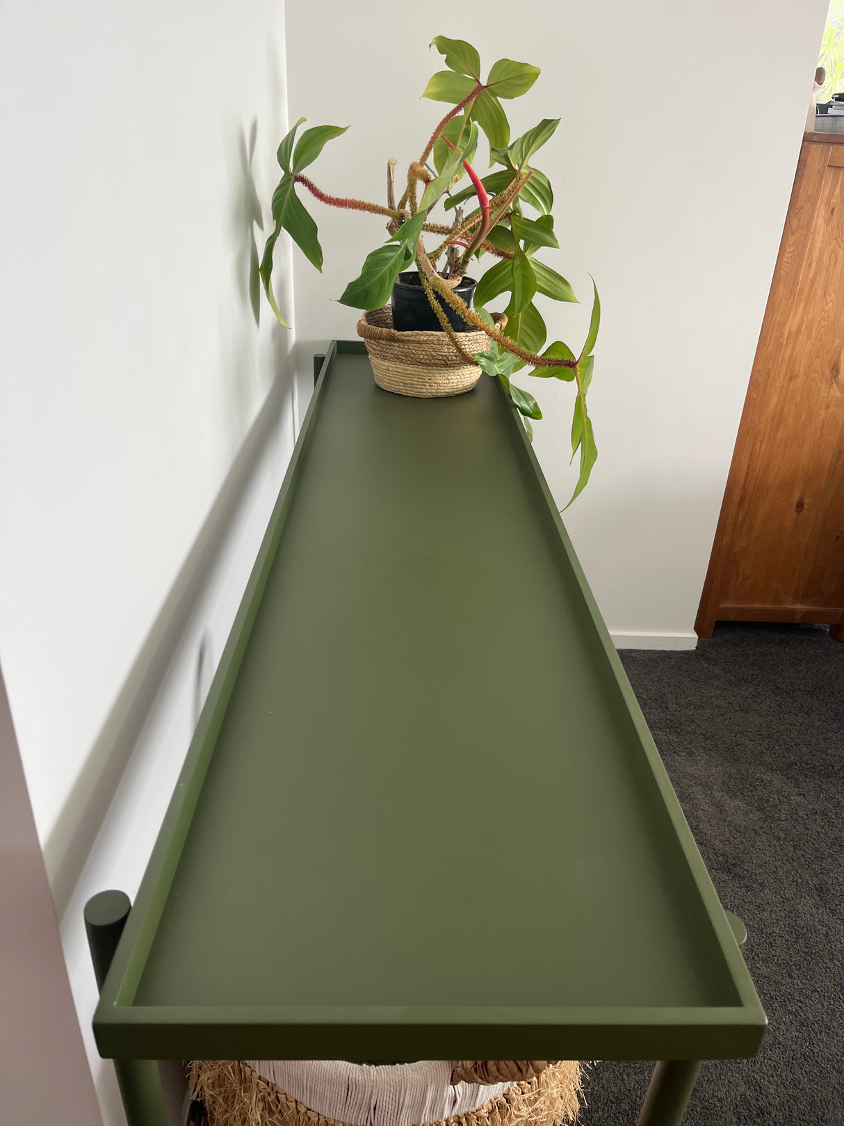 Maison Console - Olive Green Aluminium