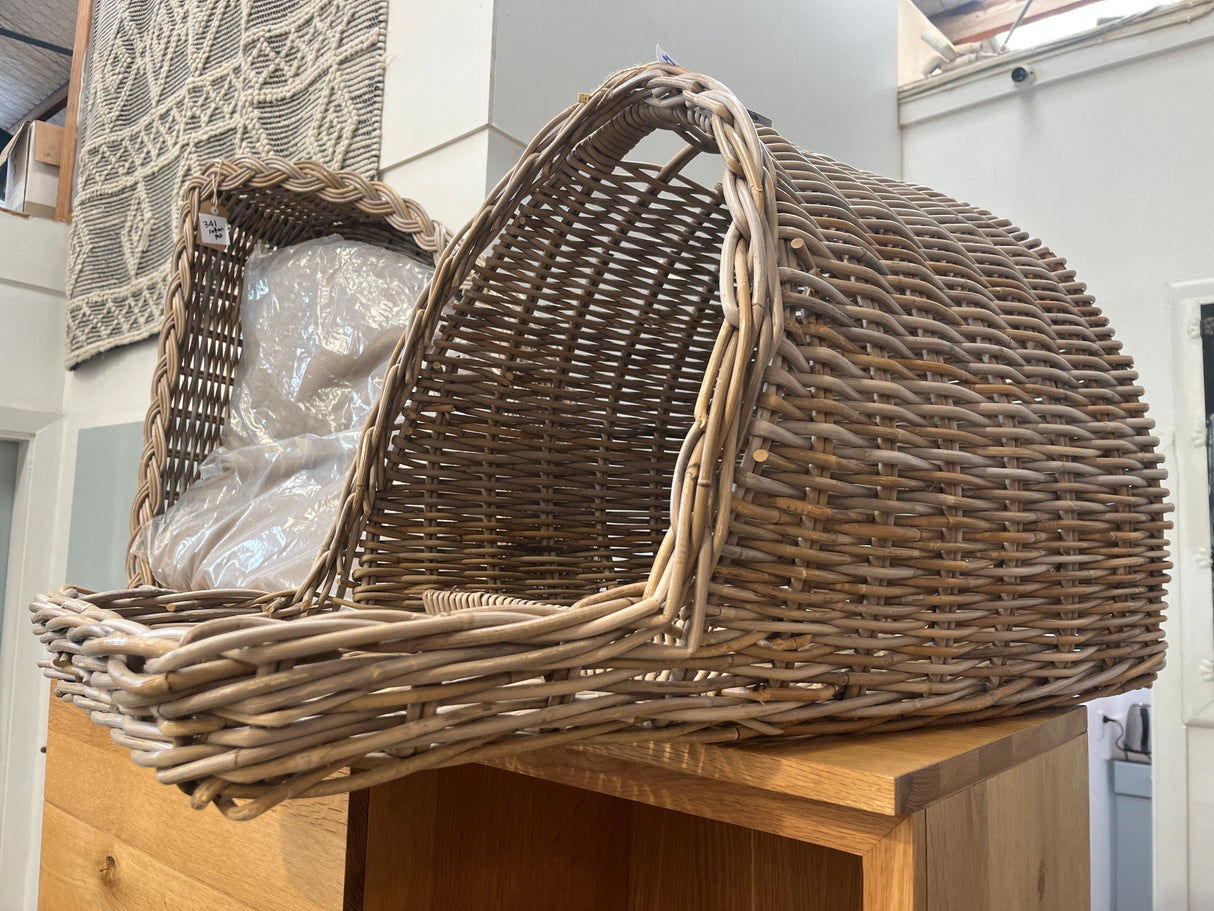 Rattan Pet basket - Covered Rattan Pet basket - Covered