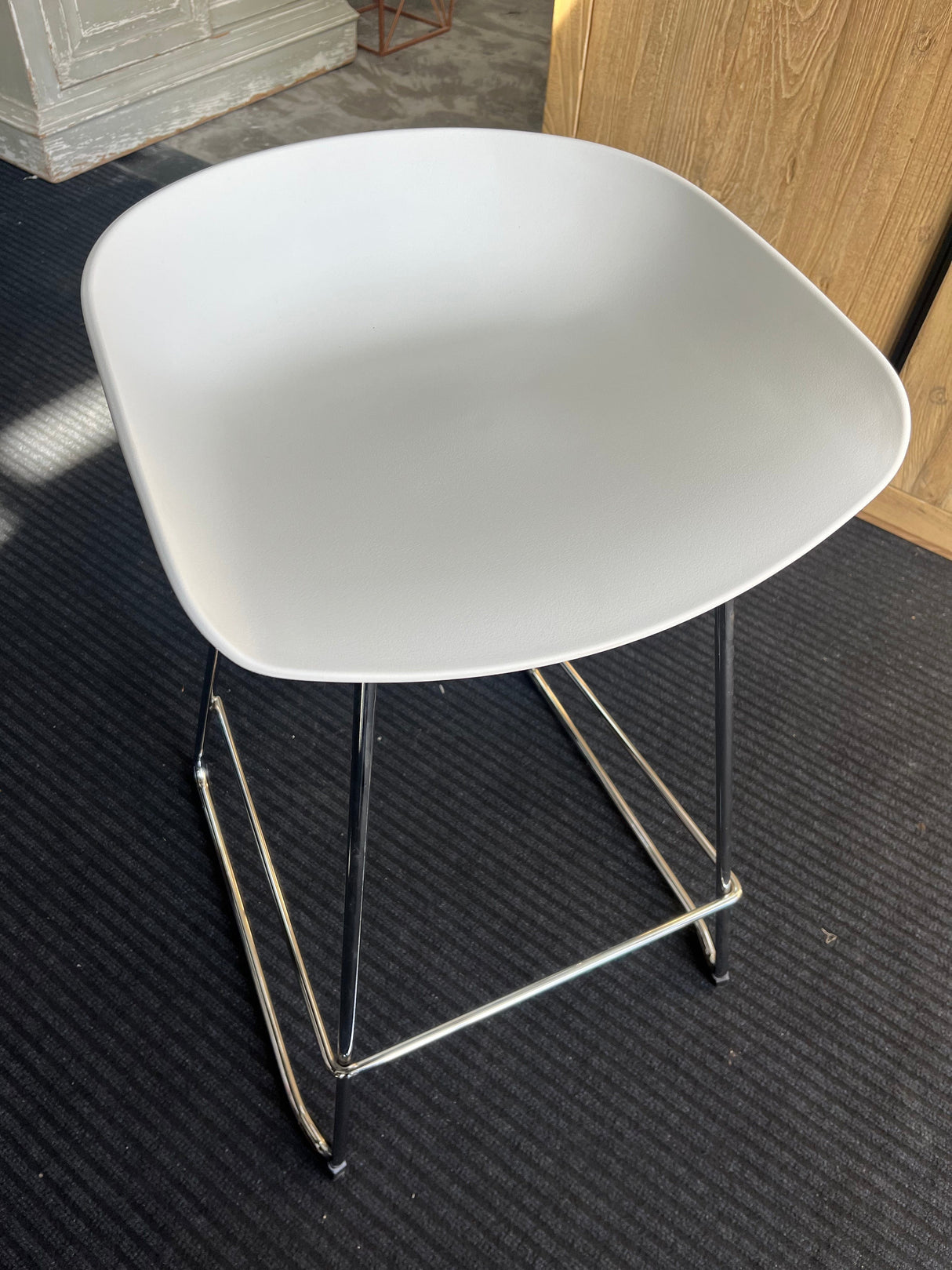 Seating Contemporary Style White Bar Stool