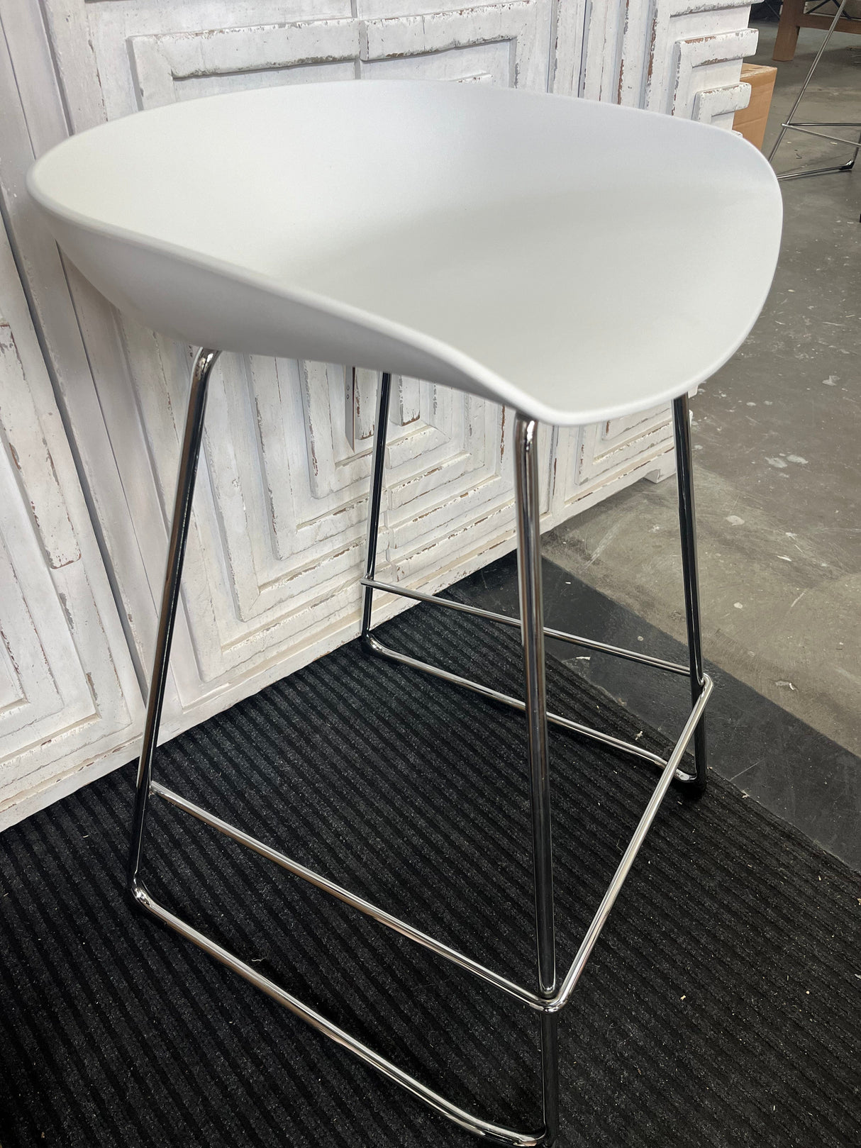 Seating Contemporary Style White Bar Stool